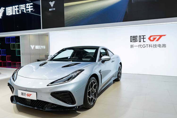 重庆石柱县清迈宝企业管理咨询哪吒汽车在智能汽车领域的表现，领途汽车在新能源汽车市场中的影响力